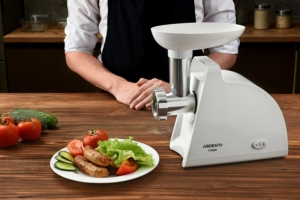 ARDESTO Meat grinder, 1700W, prod.-1.6kg/min, 2 cutting plates+for sausag.plates, plastik, white