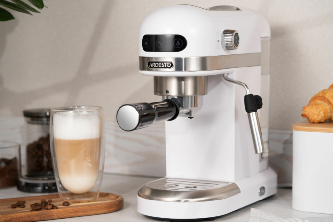 ARDESTO coffe maker carob YCM-E1500, 1.4L, ground, hand capuchino maker, cup warmer, white