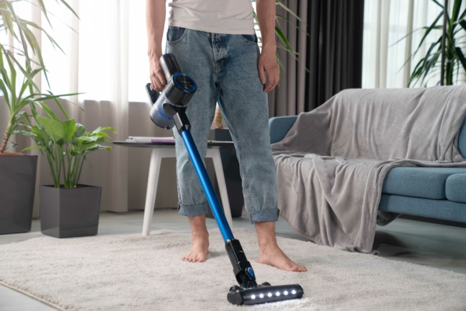 ARDESTO Cordless VC, 32W, dust cont -0.6L, battery operation up to 60min, HEPA, black with blue