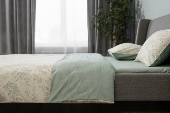 ARDESTO Bedding set 1.5 Gloria, sateen, duvet cover160x220cm, bed sheet 160x220cm, pillowcases (2) 50x70cm, 100% cotton, fern green