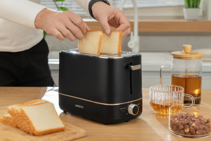 ARDESTO Toaster T-F420B, 800W, plastic, 2 slots, black