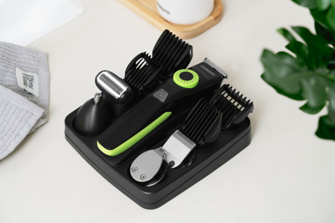 Haircut kit  Ardesto SHR-9WPR, for beard, mustache, head, nose and body, nozzles-9, titanium coating, black