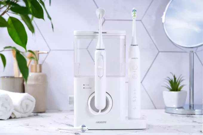 ARDESTO Irrigator portable+toothbrush electric, cup 600 ml, 3 nozzles, white