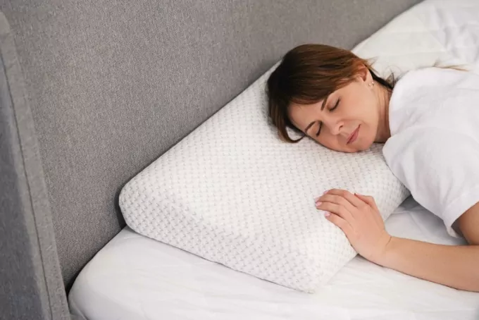 ARDESTO Contour pillow Sleepwell, 60х40х11/9cm, aircell memory foam, white