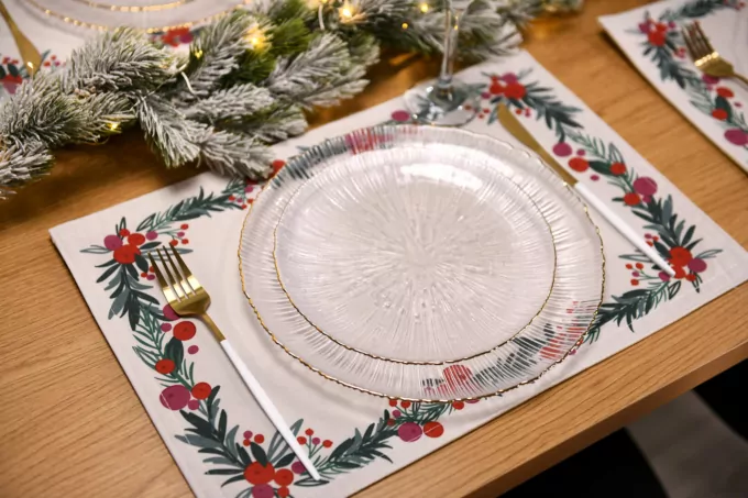 ARDESTO Serving napkin Happy Holidays 30х45cm, 90% polyester, 10% cotton, white wreath